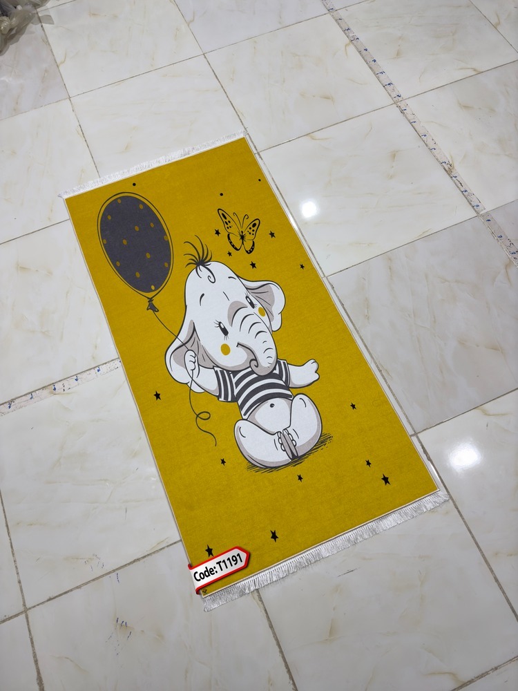 روفرشی کشدار (کاور فرش) و فرشینه و پادری کالای خواب متین کد T 1191