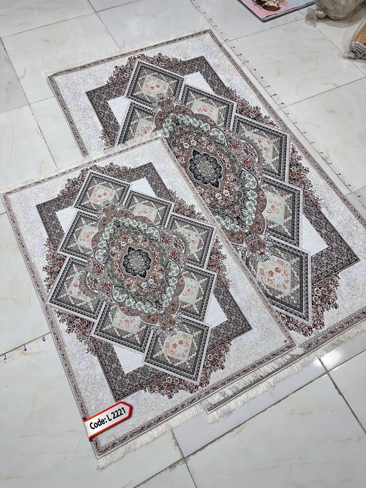 روفرشی کشدار (کاور فرش) و فرشینه و پادری کالای خواب متین کد L 2221