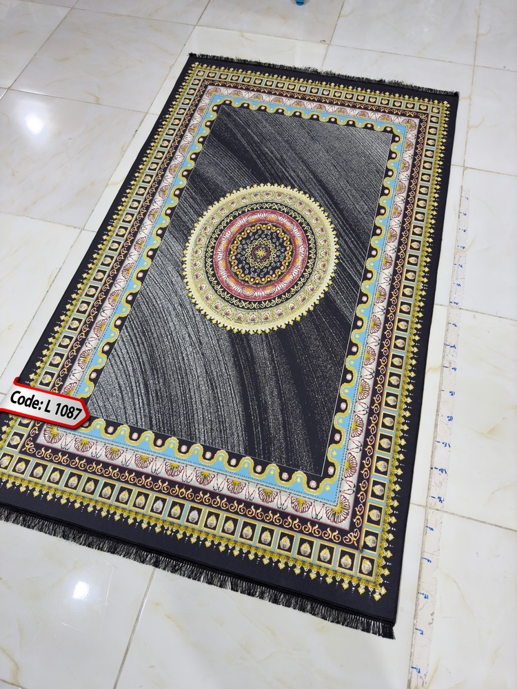 روفرشی کشدار (کاور فرش) و فرشینه و پادری کالای خواب متین کد L 1087