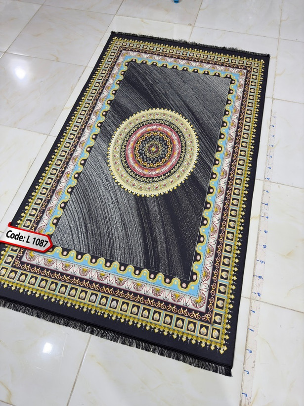روفرشی کشدار (کاور فرش) و فرشینه و پادری کالای خواب متین کد L 1087