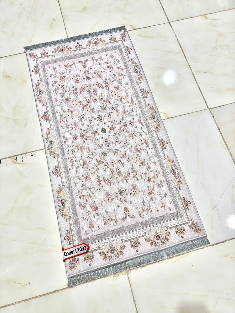 روفرشی کشدار (کاور فرش) و فرشینه و پادری کالای خواب متین کد L 1093