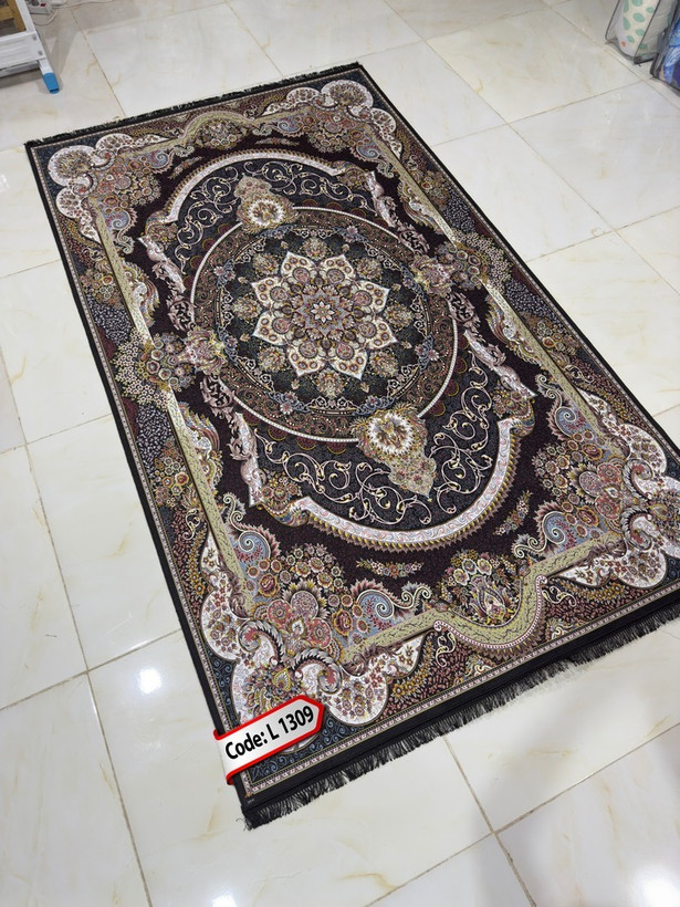 روفرشی کشدار (کاور فرش) و فرشینه و پادری کالای خواب متین کد L 1309