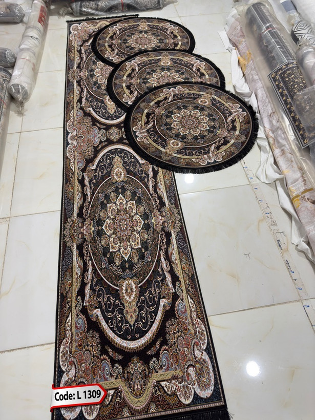 روفرشی کشدار (کاور فرش) و فرشینه و پادری کالای خواب متین کد L 1309