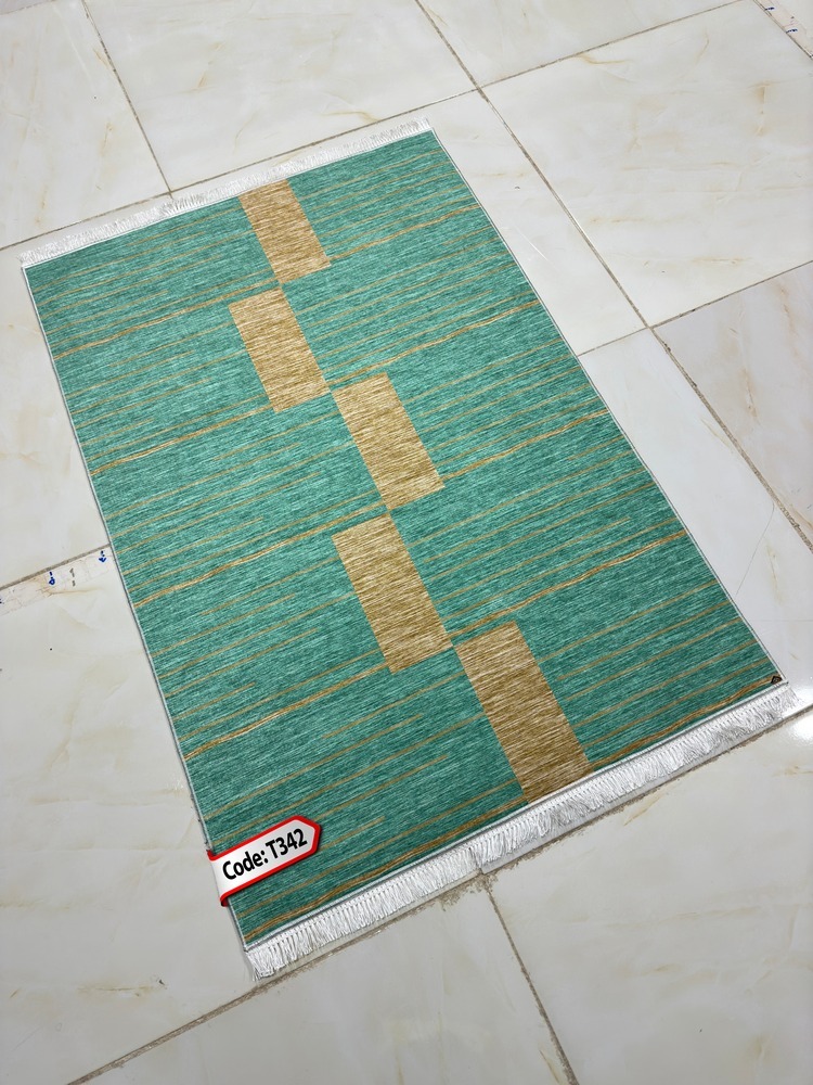 روفرشی کشدار (کاور فرش) و فرشینه و پادری کالای خواب متین کد T 342